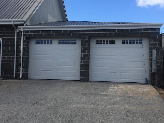 Jason's Garage Doors in Tapping