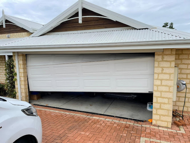 Mandurah Garage Door Repairs in San Remo